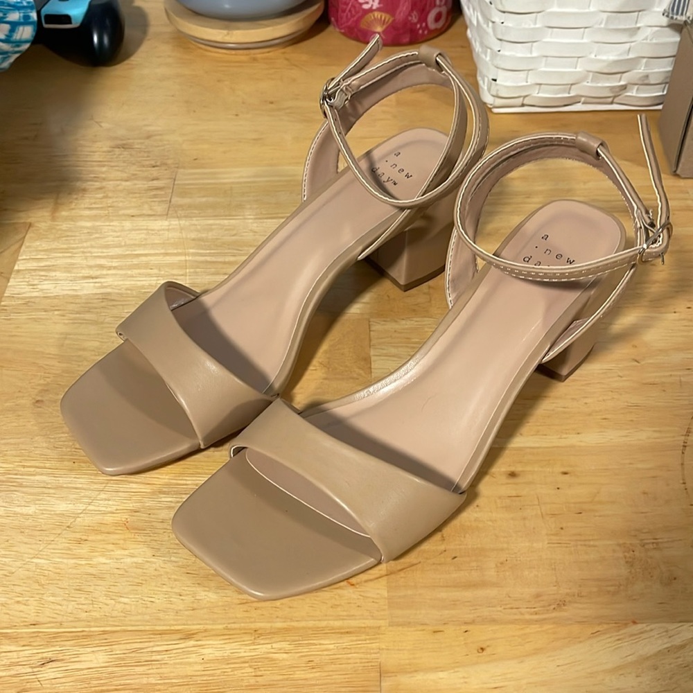2.5inch open toed heel
